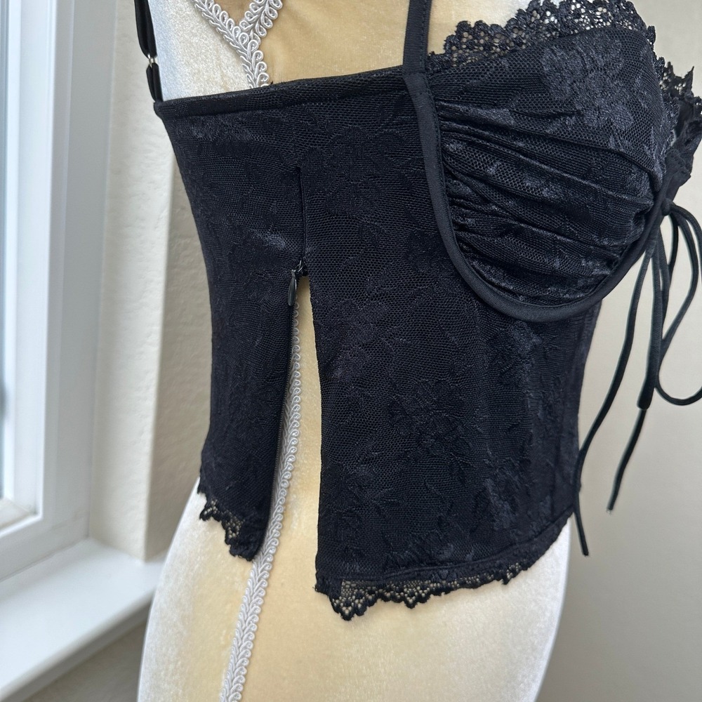 Selfie Leslie Lace Bustier Crop Top Medium‎ Black Floral Milkmaid Dark Romantic - Picture 2 of 9